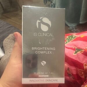 iS Clinical Brightening Complex